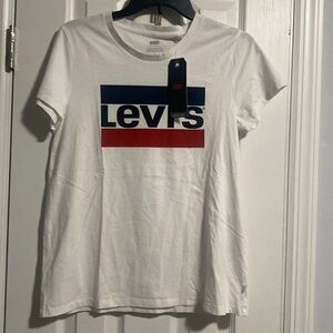 NWT, Levi’s tee